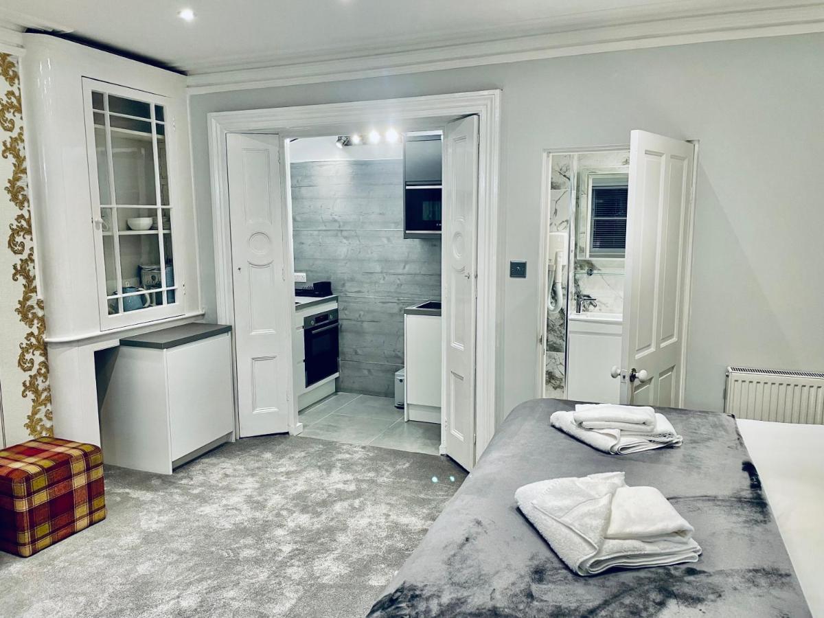 Deluxe Studios With Spa Included Portsmouth Ngoại thất bức ảnh