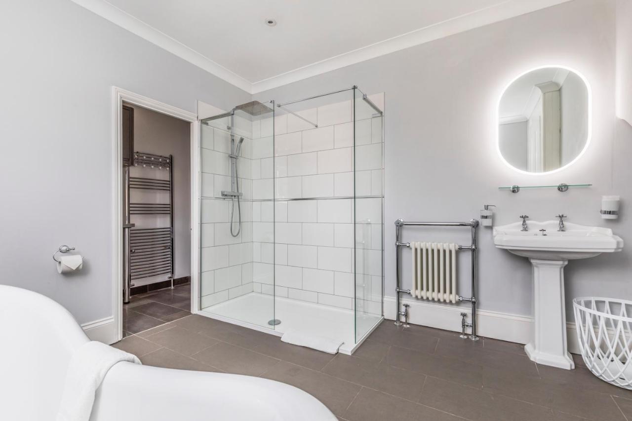 Deluxe Studios With Spa Included Portsmouth Ngoại thất bức ảnh