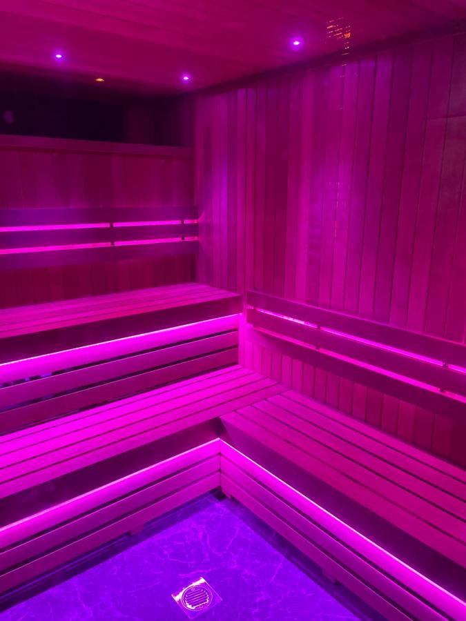 Deluxe Studios With Spa Included Portsmouth Ngoại thất bức ảnh